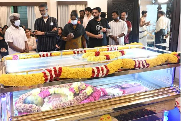 Funeral for singer Bhavatharini in Theni