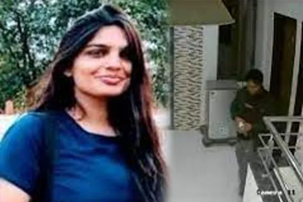 Boyfriend incident girlfriend in Pune