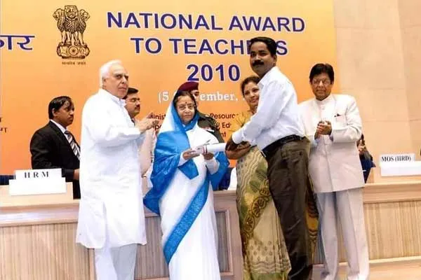 suspended of headmaster who won the award