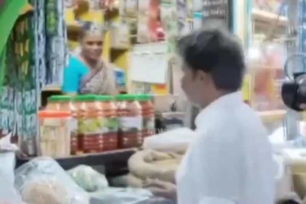 Director Hari goes from street to meet people for the promotion of Rathnam movie