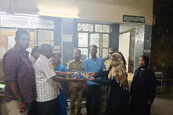 Safe delivery of jewellery to women who lost her jewelry bag in the bus