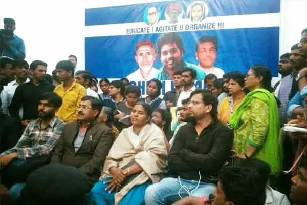 Police trying to close Rohith Vemula case