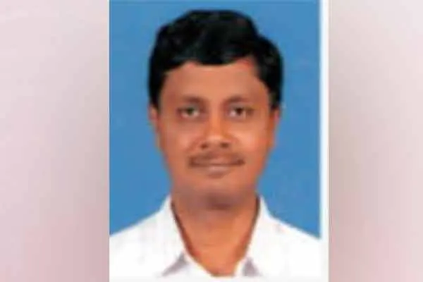 Pollution control officer who gives money by saying the name of the minister