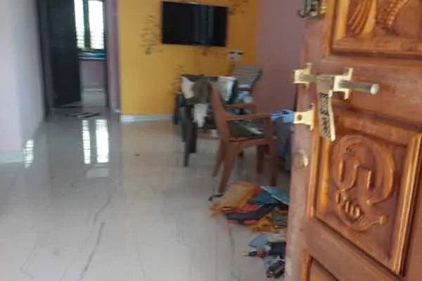 Robbery in two consecutive houses in Manachanallur 