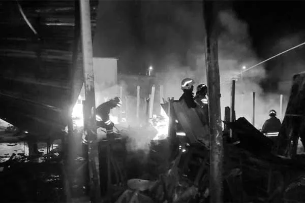 fire breaks out in furniture shop at midnight in Erode