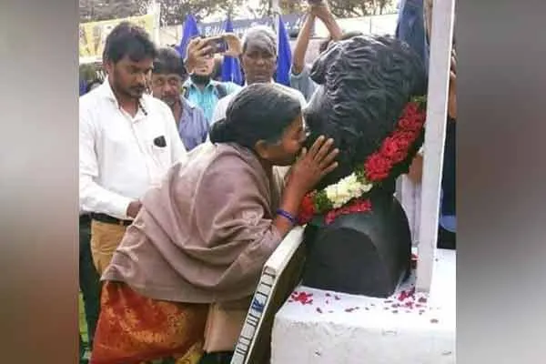 Police trying to close Rohith Vemula case