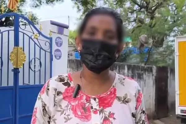girl complain of misbehaving with her in   threatening her personal video