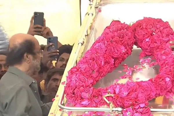 Rajini said fervently that it was Vijayakanth who saved me