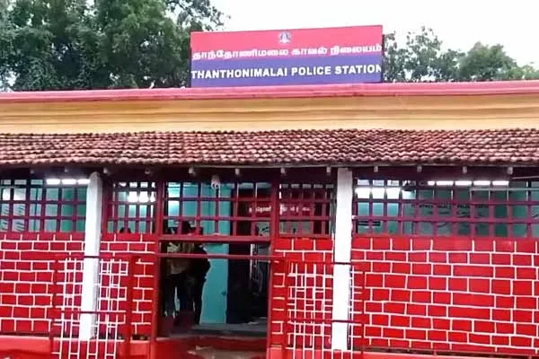 3 schoolgirls missing in karur