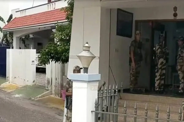 Income Tax officials raid Senthil Balaji brother house