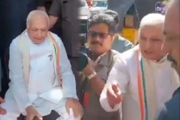 Kerala Governor Arif Mohammed Khan dharna struggle