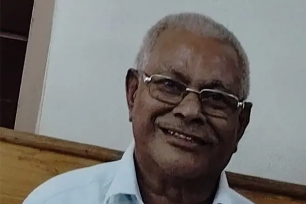 2 years rigorous imprisonment for bribe Revenue Commissioner