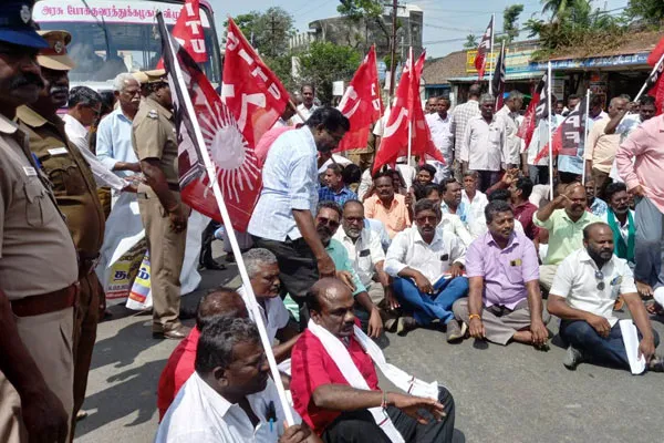 struggle in Chidambaram demanding protection of PSUs