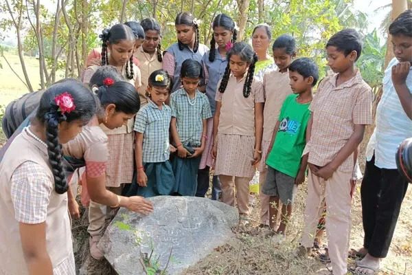 Students discover 17th century inscription of Shiva devotee
