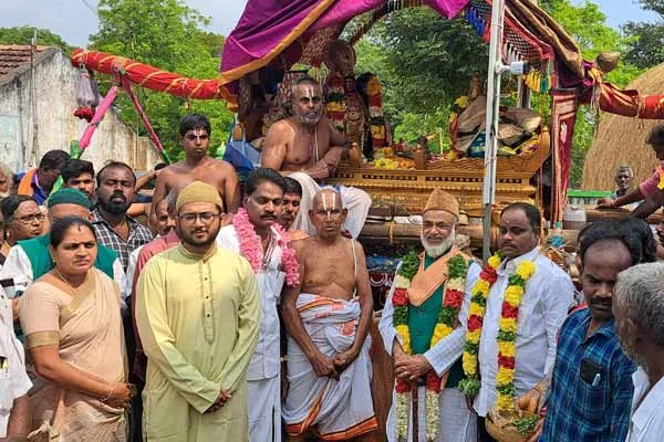 For 132 years in front of Masi Magam Near Chidambaram, Muslims welcome Bhuvaraha Swami!