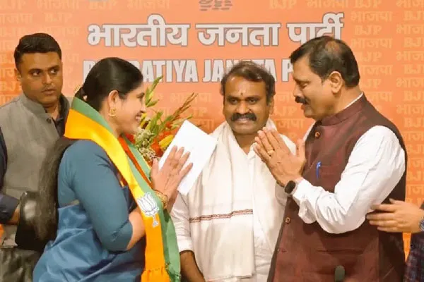Pon Radhakrishnan setback in BJP due to Vijayadharani arrival