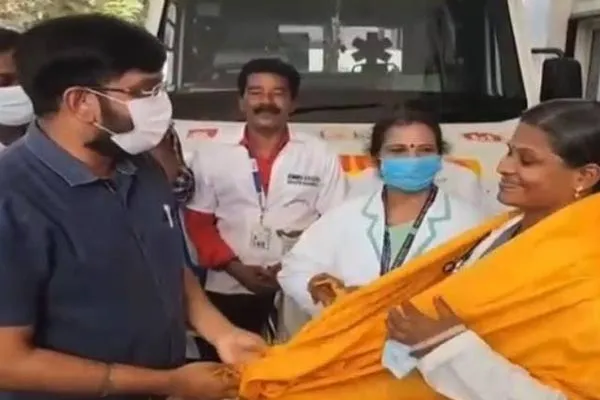  Cuddalore Collector praised doctor who delivered  pregnant woman who was in convulsions