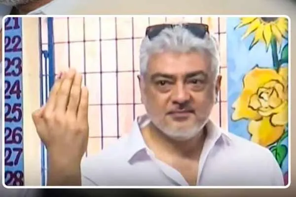 Ajith come to the polling station and cast his vote