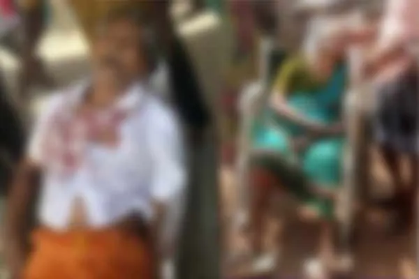 Two people who went to vote fainted and passed way