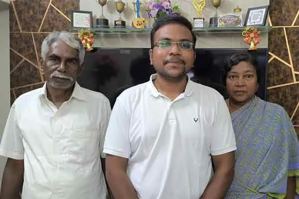 Son cleared IAS exam to fulfill father's wish