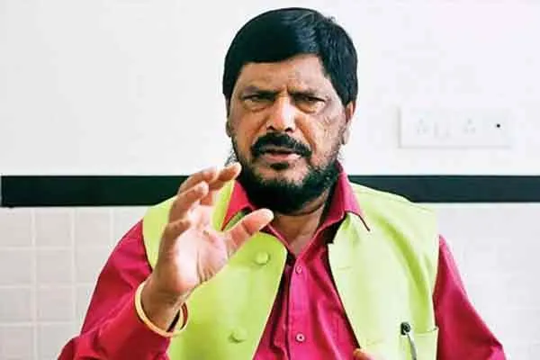  ramdas athawale urges Kashmir must be handed over, otherwise war