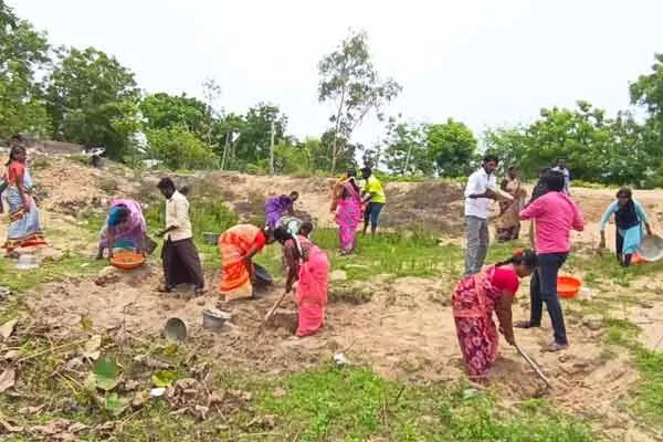 protect  water levels near Chidambaram,  village board of village development team will open pond