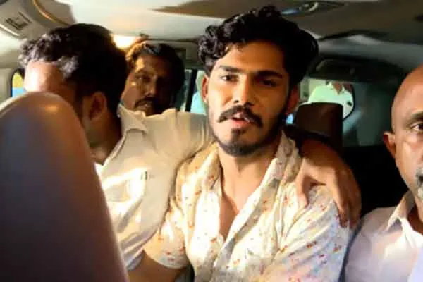 Police notice to TTF Vasan