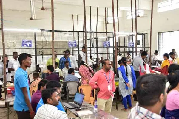 DMK Thanga Tamilselvan is leading in Theni constituency