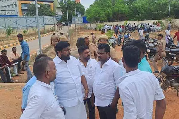 Youth hacked to incident in Tirunelveli