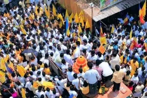 Officials who gave permission to bury the ashes of Vanniyar Sangam