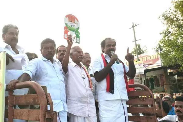 Minister Meyyanathan campaign in support of Congress candidate Karti Chidambaram