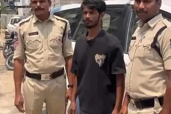 Husband try lost their life due to wife beating in Hyderabad