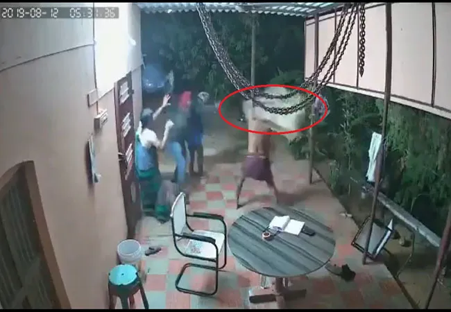 NELLAI KADAYAM OLD COUPLE FIGHT WITH THIEF VIRAL VIDEO, HARBHAJAN TWEET