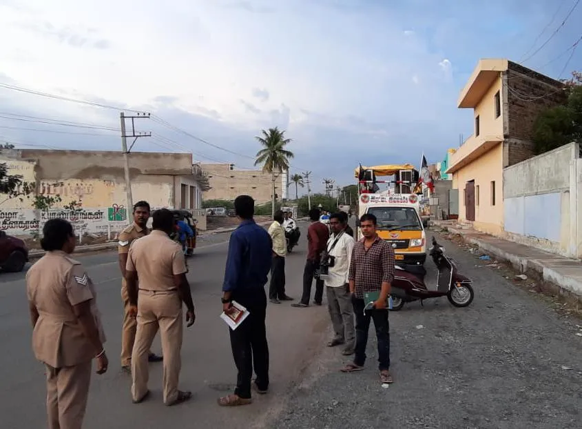 VELLORE LOK SABHA ELECTION ADMK CANDIDATE AC SHANMUGAM ELECTION CAMPAIGN VAN SEIZURE