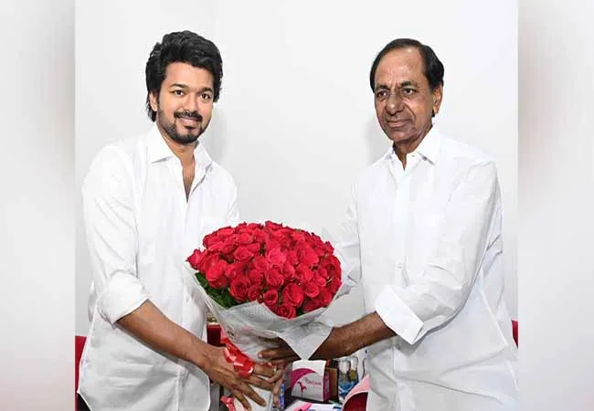Actor Vijay meets Telangana Chief Minister!