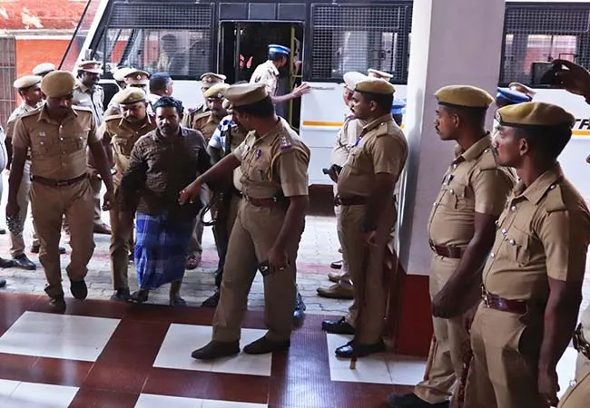 KANYAKUMARI SSI POLICE WILSON INCIDENT ILLEGAL PERSONS COURT CUSTODY 