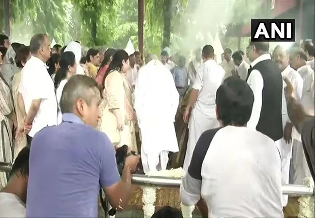 FORMER UNION PRESIDENT ARUN JAITELY PASSES AWAY VICE PRESIDENT CRIYING 