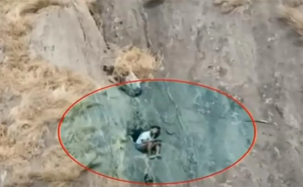 Youth trapped in the mountain gorge ... Chief Minister seeking military assistance!