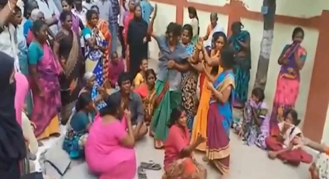  2-year-old girl in driver's seat in Share Auto accident Incident in vellore 