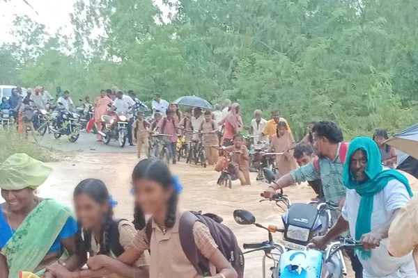 People demand for construction of footbridge in Pudukkottai