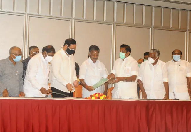 admk and pmk alliance conformed agreement signs at star hotel 