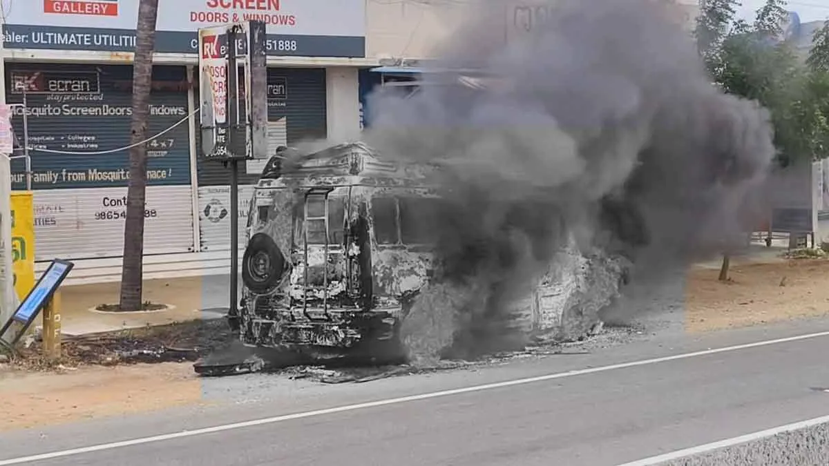 A tourist van caught fire