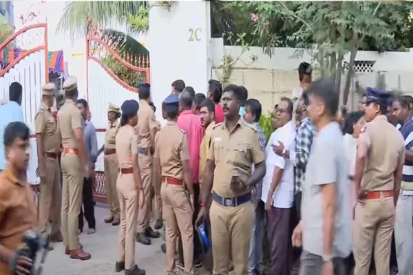 Celebrities pay tribute to singer Bhavadharini