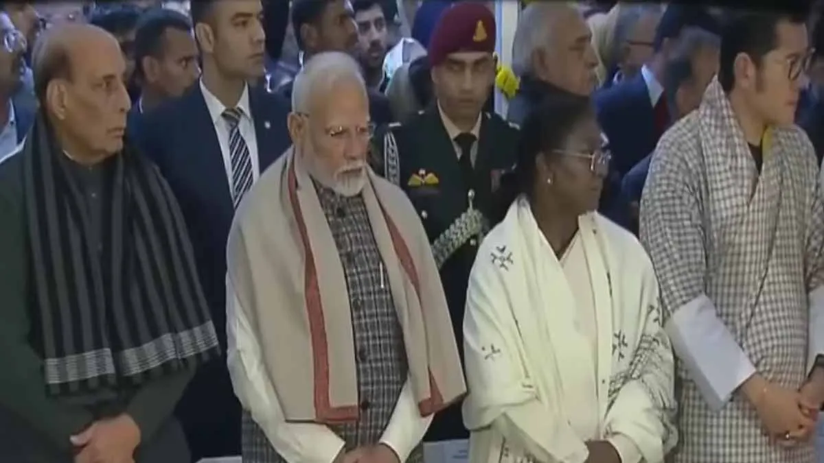 Cremation on the banks of Yamuna; Farewell Manmohan Singh