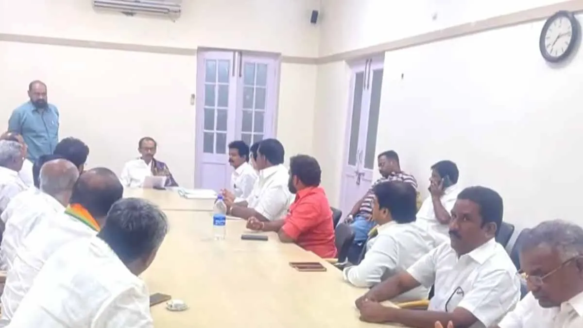 Dissatisfaction with leadership; Manickam Tagor stirs up controversy