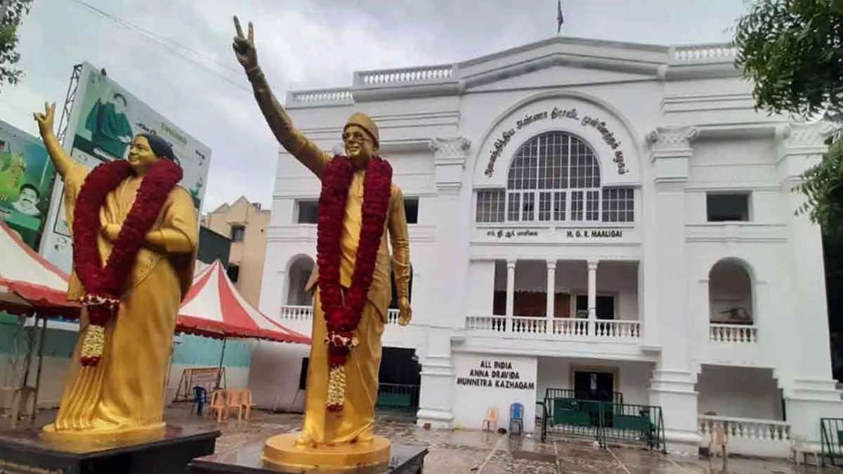  After waiting for four hours, 'Silence' - 'Cold War' again between EPS Sengottaiyan?