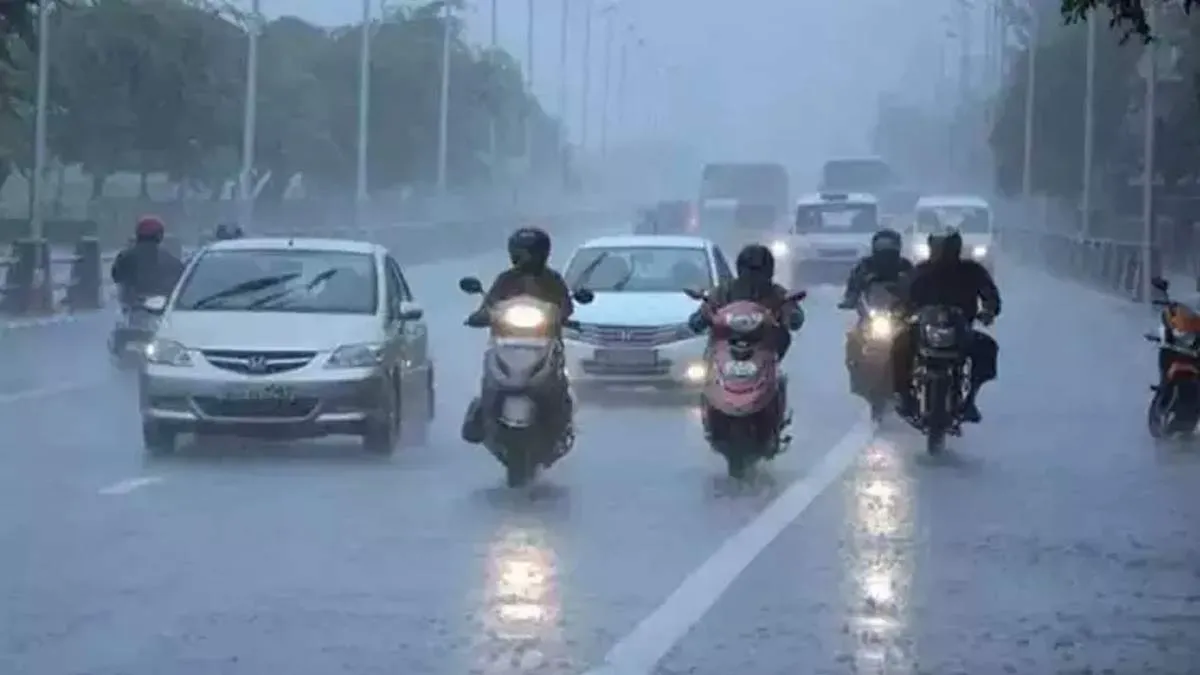 Moderate rain in Chennai suburbs