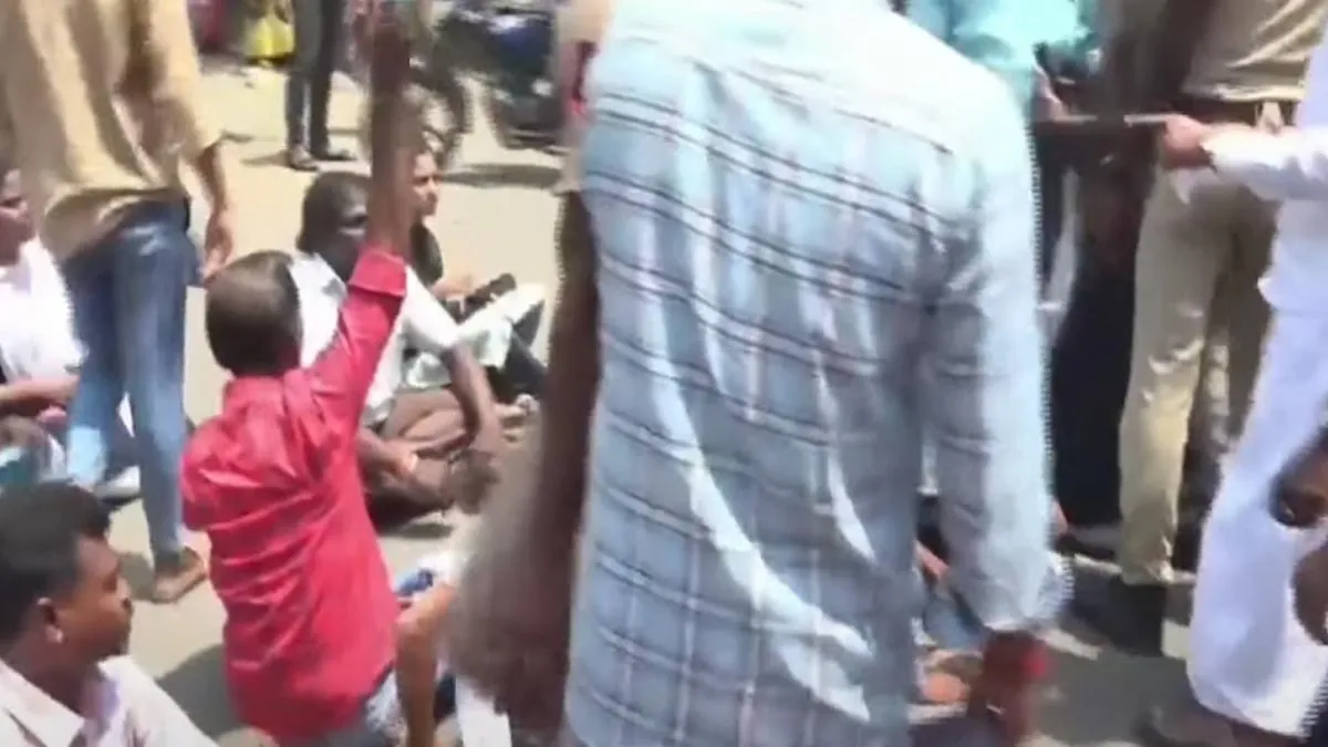 Sewage mixed with drinking water; Lives lost - People involved in argument with mayor