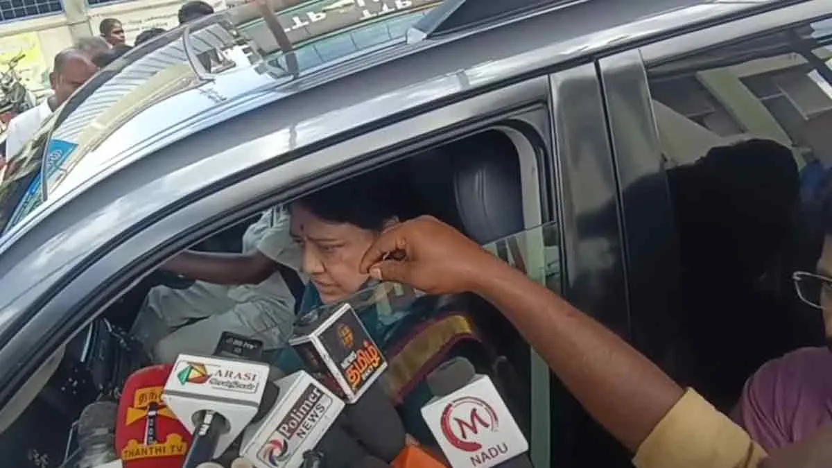 'They are knocking on every door to rule' - Sasikala criticises