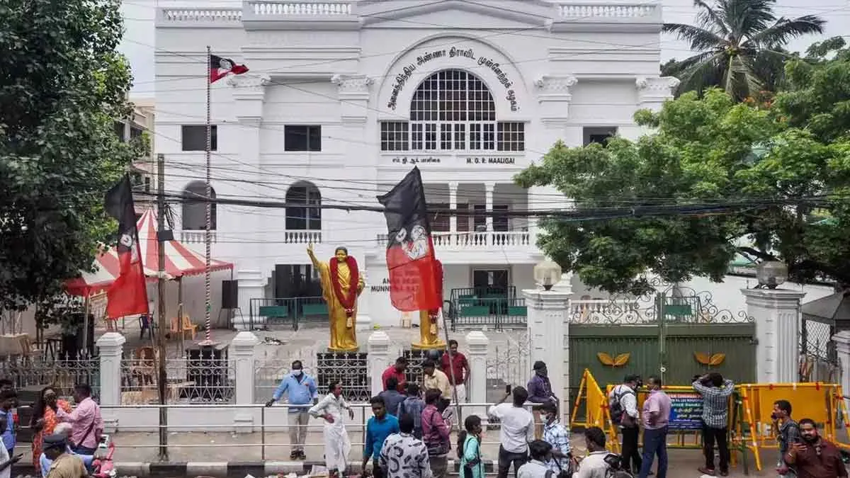 'First MLA meeting after the coalition' - Sengottaiyan participates